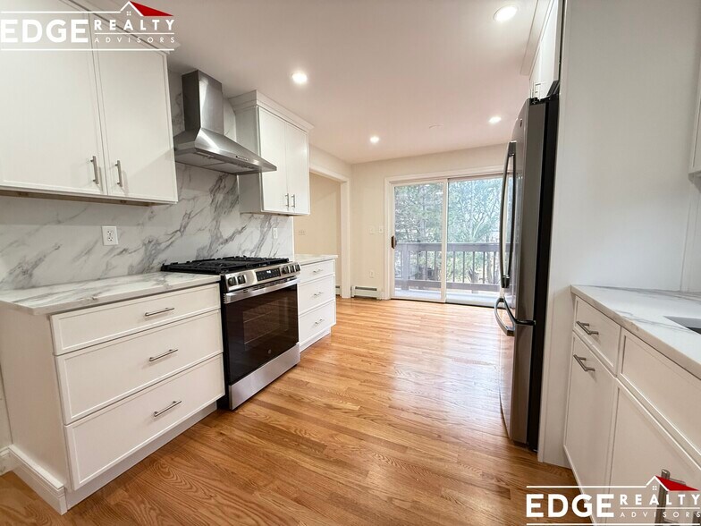 Building Photo - 19 Cottage St