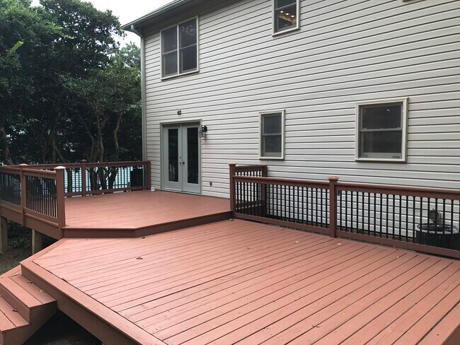 Building Photo - 113 Pine Gate Dr