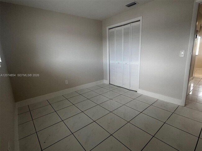 Building Photo - 1345 W 28th St