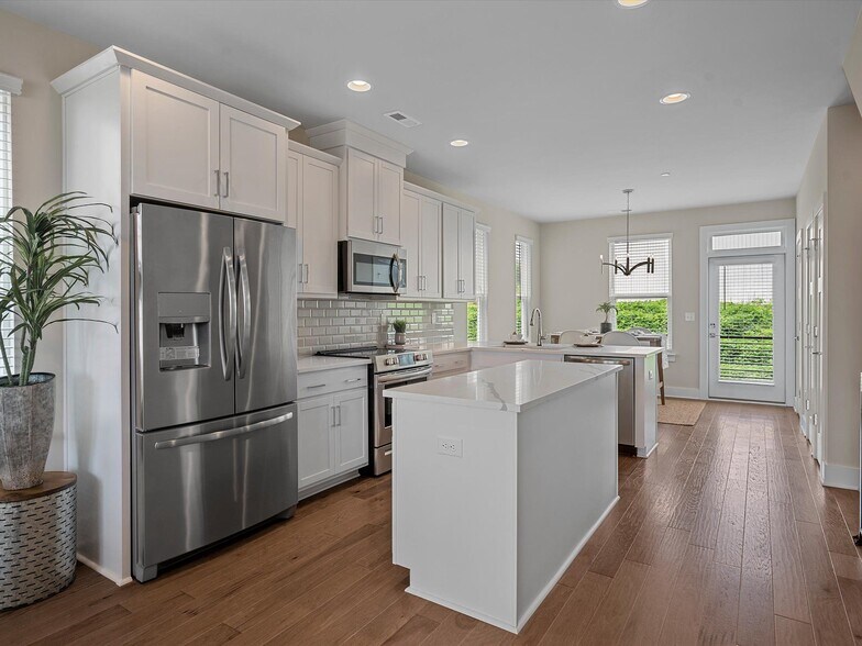 Building Photo - 4201 Bryant Terraces Dr