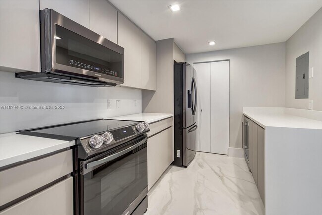 Building Photo - 701 Brickell Key Blvd