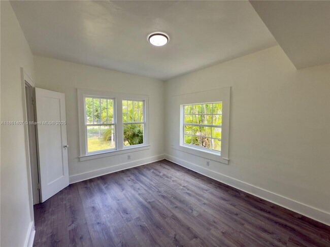 Building Photo - 651 NW 47th Terrace