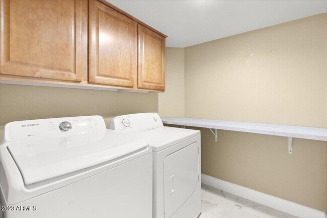 Building Photo - 4615 E Red Range Way