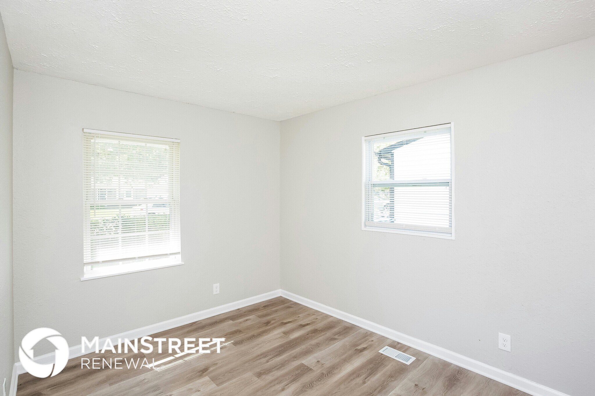 Building Photo - 9920 Montery Rd