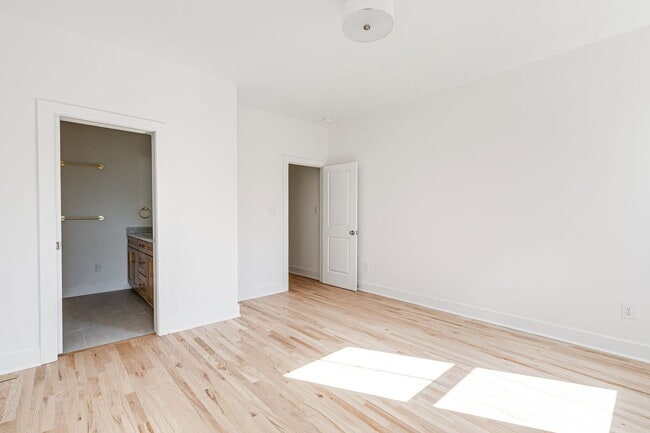 Building Photo - 2224 Perry St