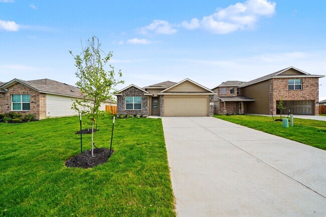 Building Photo - Like-New Cibolo Home with Flexible Living Space - Realtor Commission: $500