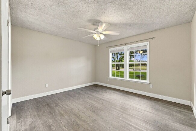 Building Photo - 7203 Timbercreek Dr