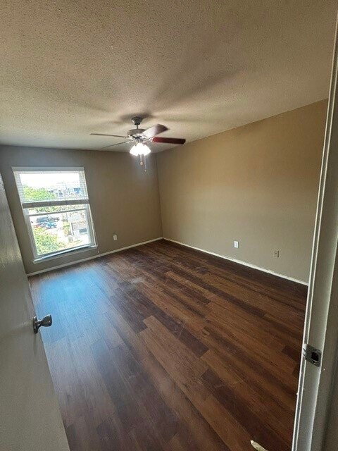 Building Photo - 18511 Egret Bay Blvd