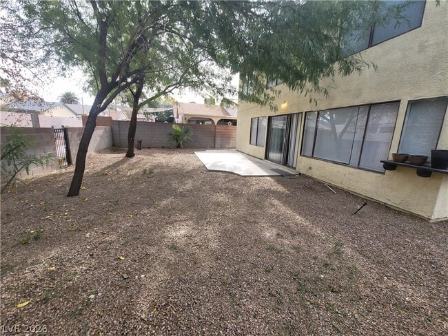 Building Photo - 4760 Woodridge Rd