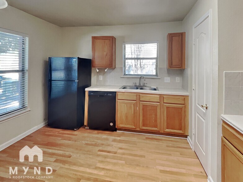 Building Photo - 6905 Doyal Dr