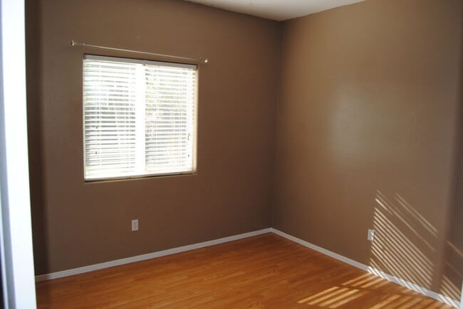 Building Photo - 5603 Summer Solstice Dr