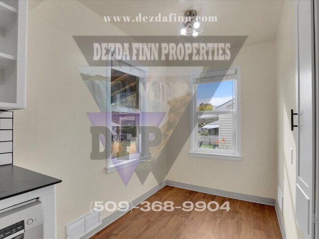 Building Photo - Newly Renovated Shadle Park Charmer Availa...