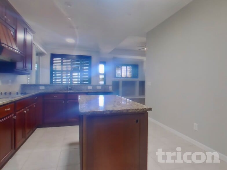 Building Photo - 6300 Falcon Lair Dr