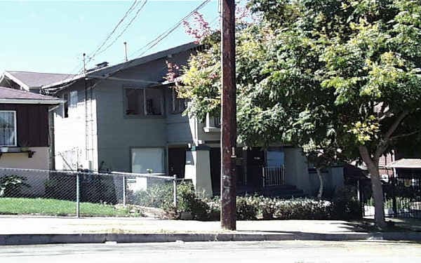 Building Photo - 927-929 W Kensington Rd