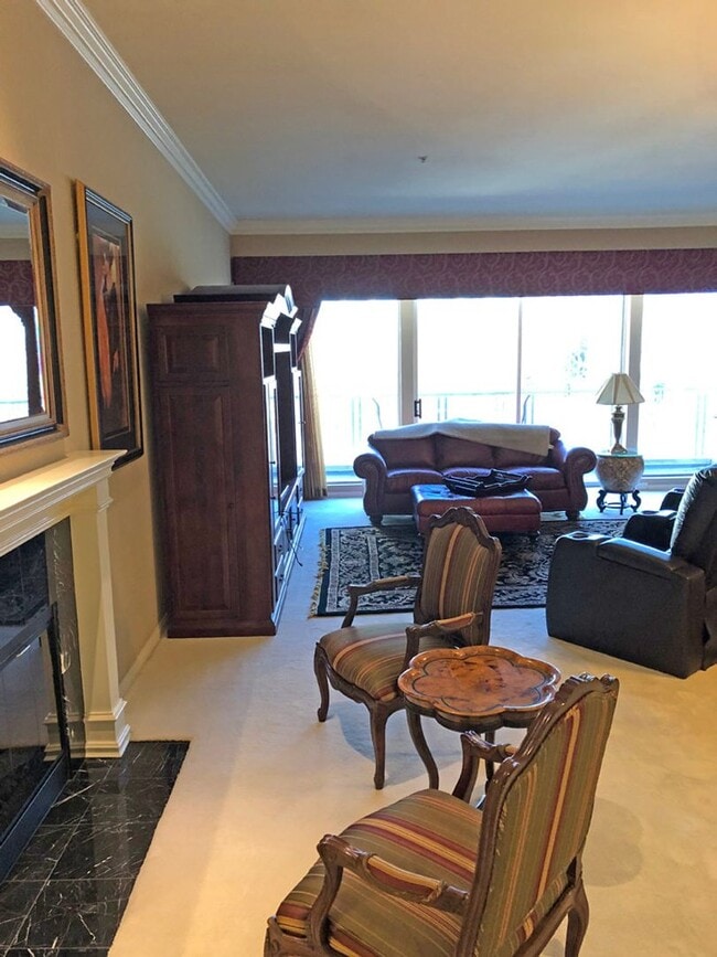 Building Photo - Incredibly Spacious Furnished 2 Bedroom/2 Bath Condo at Park Townsend