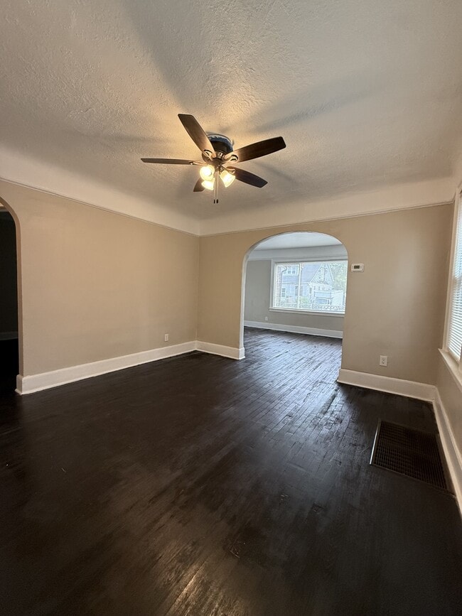 Building Photo - 5741 Lakewood St