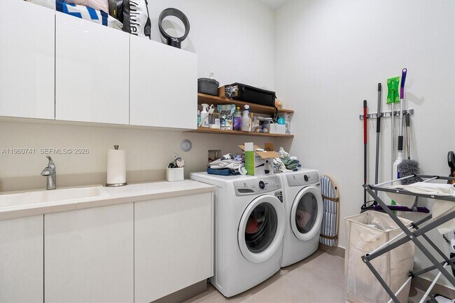 Building Photo - 3502 Ashwood Cir