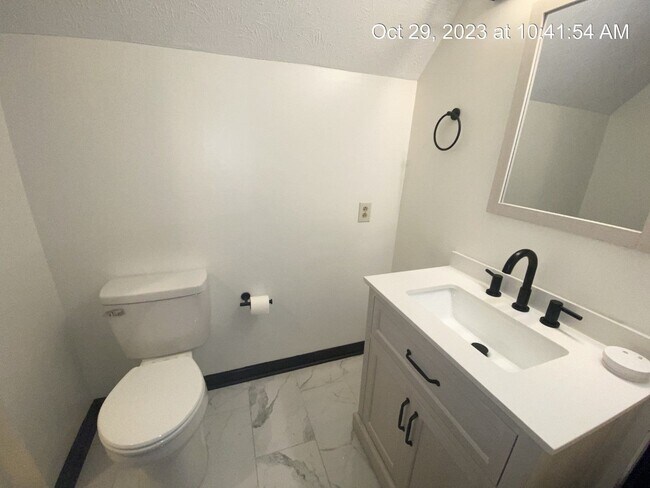 Building Photo - 5646 Blythewood Ln