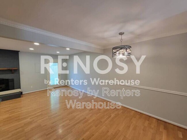 Building Photo - 914 Wildwood Square Ct