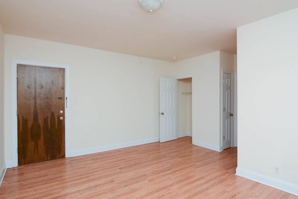 Building Photo - 2600 N Kimball Ave