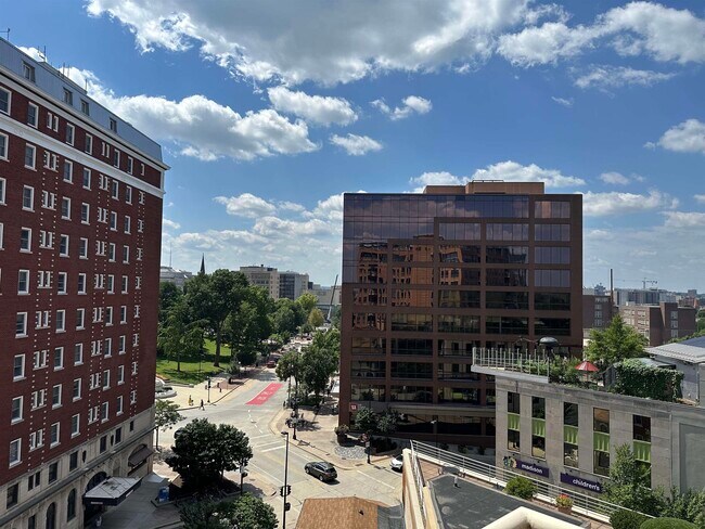 Building Photo - 125 N Hamilton St