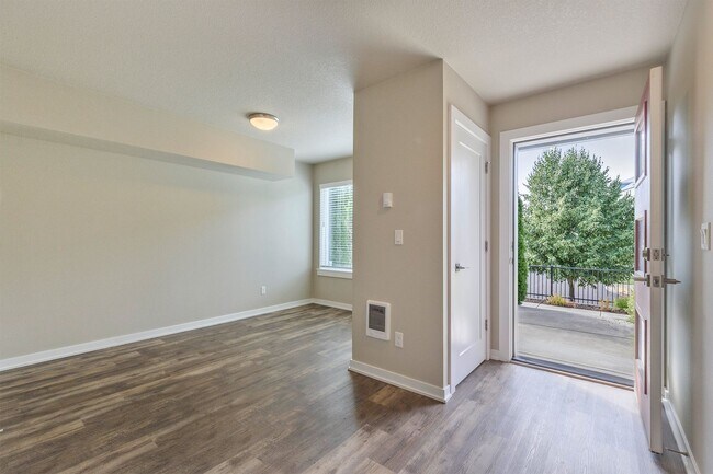 Building Photo - 17235 SW Goldcrest Ln