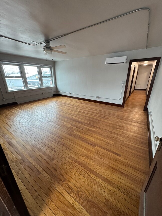 Building Photo - 814 Clinton St