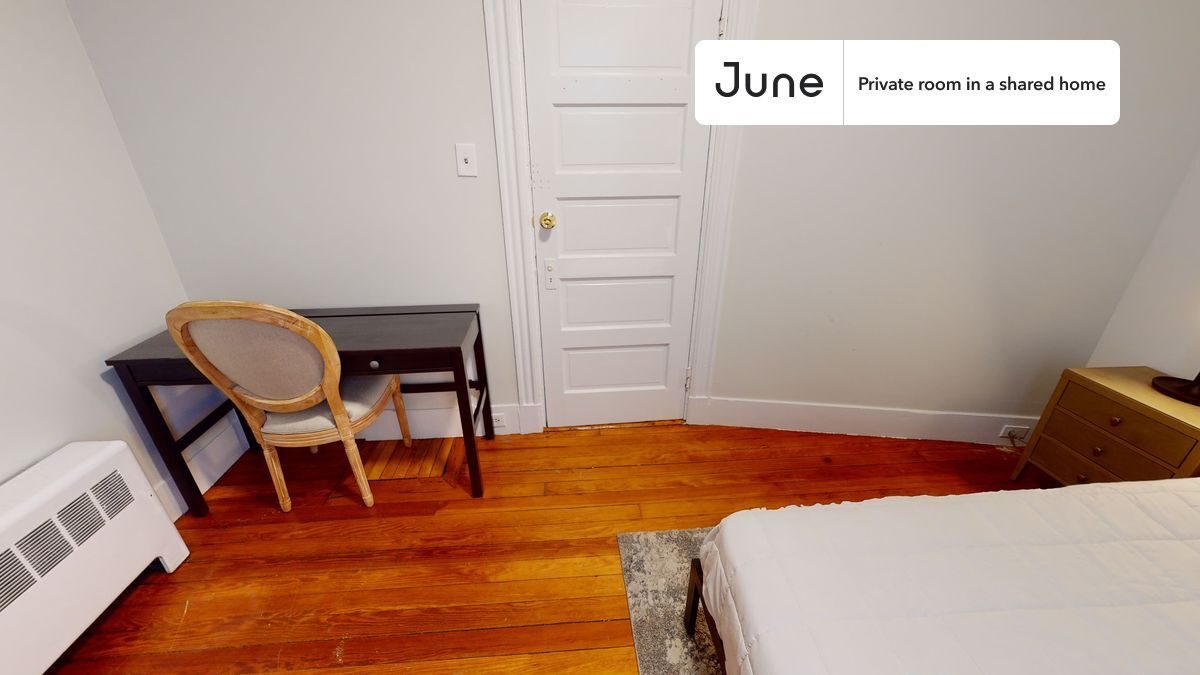 Building Photo - Private bedroom in 4 bed/1 bath Home