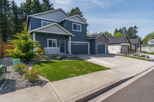 Building Photo - Spacious 4BR Modern Retreat and Luxury Liv...