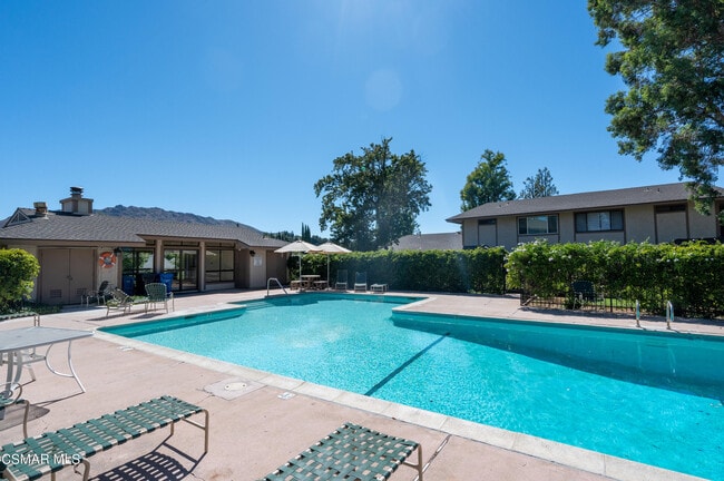 Building Photo - 28955 Oakpath Dr