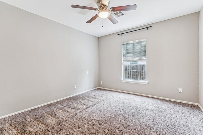 Building Photo - 802 SE 50th St
