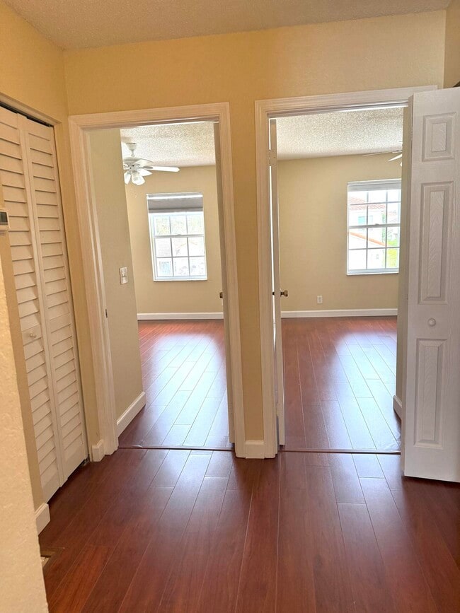 Building Photo - 18292 Clear Brook Cir