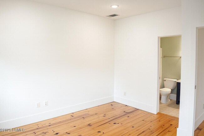 Building Photo - 23 Market