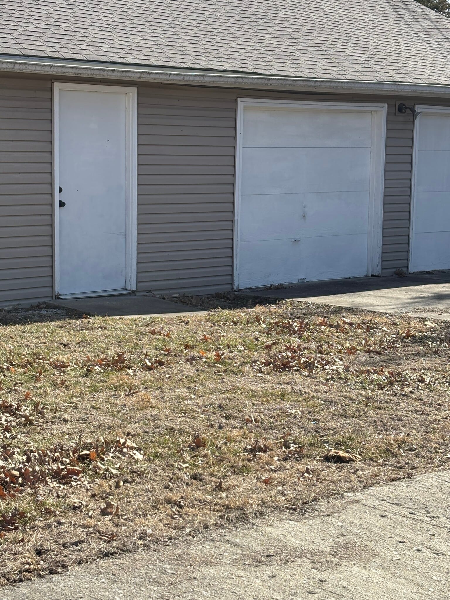 Garage - 709 SW Ward Rd