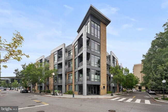 Building Photo - 525 Water St SW