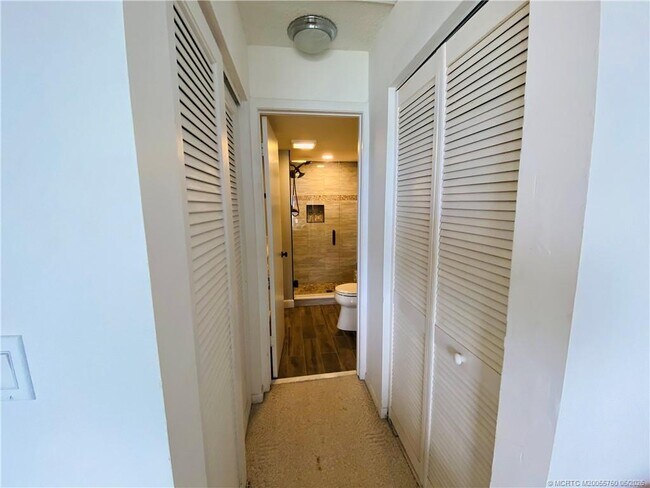 Building Photo - 11000 S Ocean Dr
