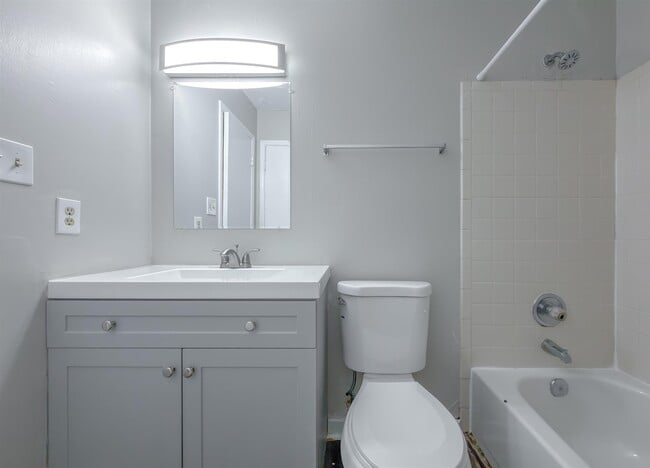 Building Photo - 3294 Nekoma Ln