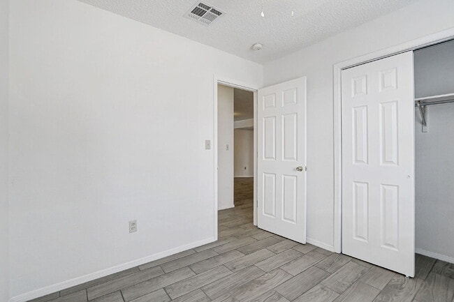 Building Photo - 1724 Gambel Quail Dr