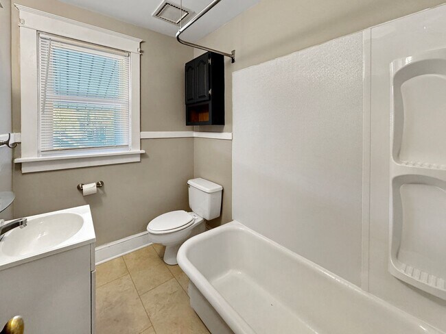 Building Photo - 1412-1414 Park Ave