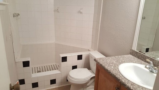 Building Photo - 9809 Richmond Ave.