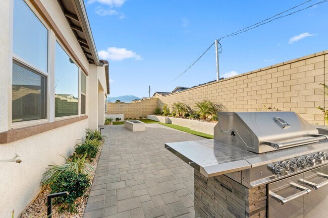 Building Photo - 73774 Mojave Desert Dr