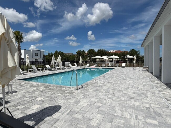Building Photo - 368 Famagusta Dr