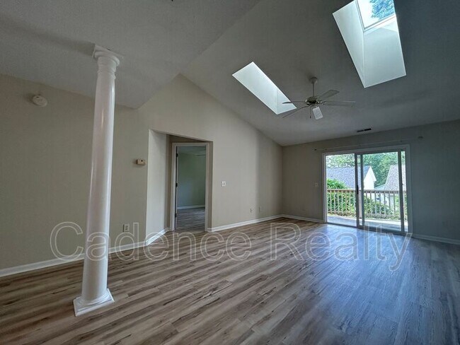 Building Photo - 4619 McClelland Dr