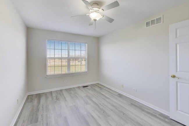 Building Photo - 23927 McMullin Cir