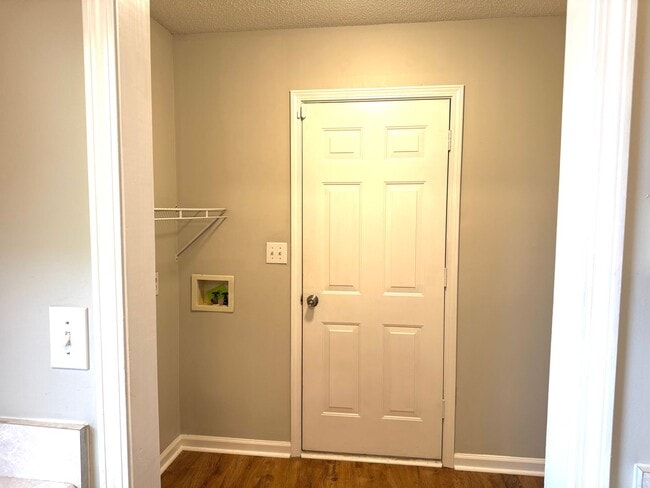 Building Photo - 3 bedroom in Oak Grove