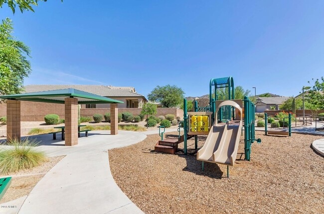 Building Photo - Gorgeous 4 Bed Single Level Norterra Home