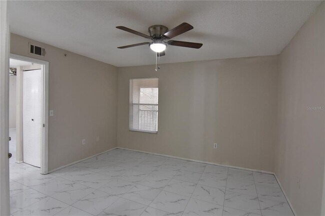 Building Photo - 637 Buoy Ln