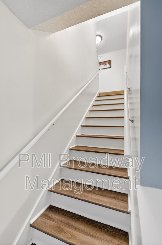 Building Photo - 500 Paragon Mills Rd