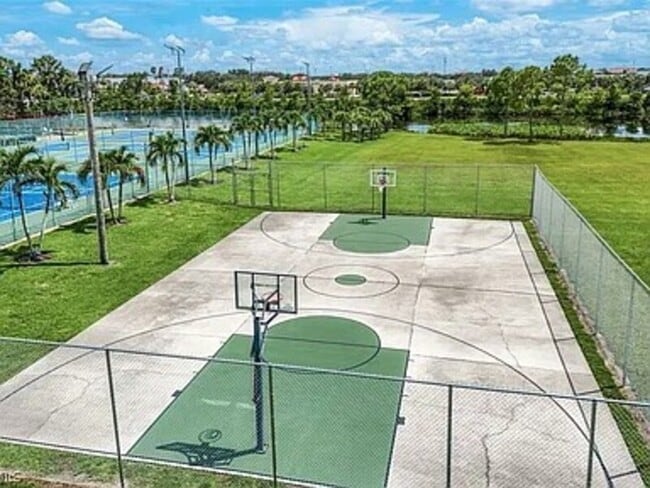 Building Photo - 13100 Brookshire Lake Blvd