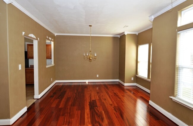 Building Photo - Harbourview Community